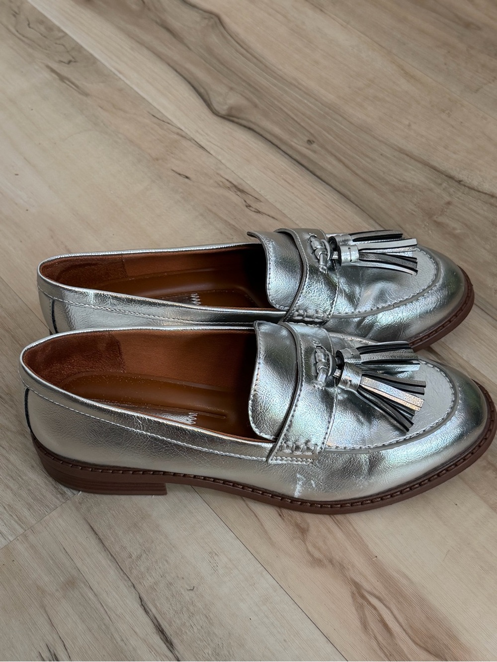 Franco Sarto Silver Metallic Tassel Loafers Flats 7.5 - Picture 3 of 8